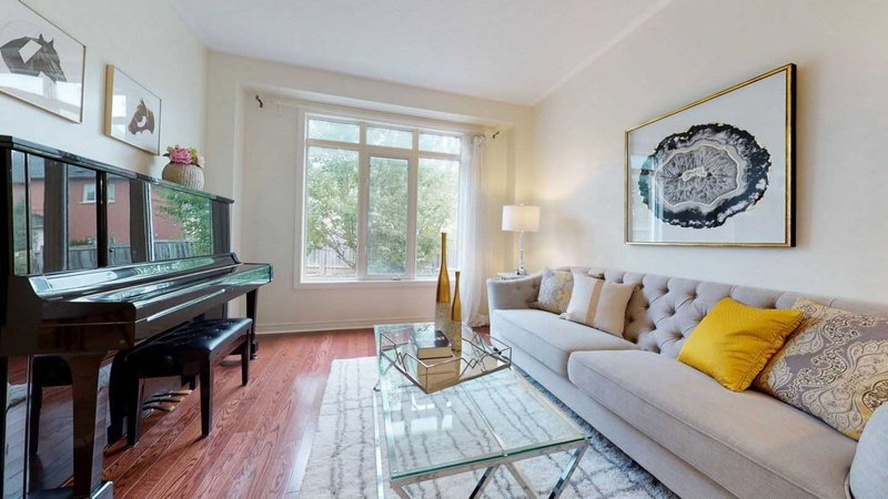 34 Cameo Dr, Richmond Hill, L4S2C3 | Image 2