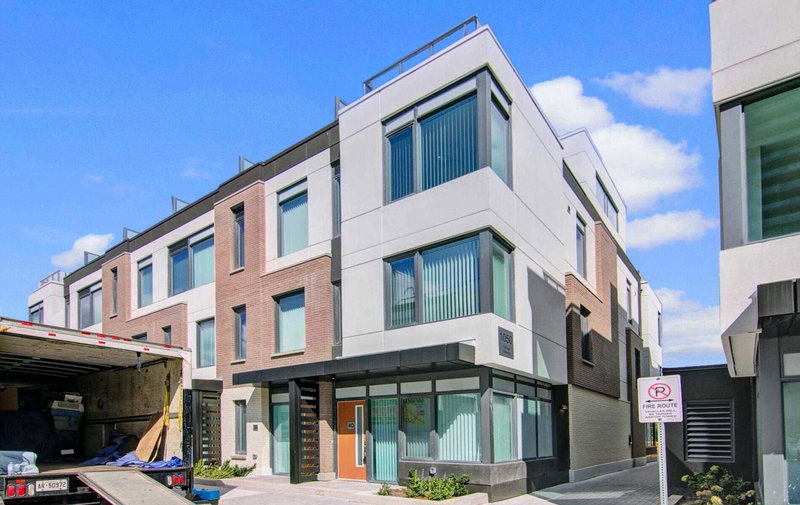 Th40 - 1050 Portage Pkwy, Vaughan, L4K 0K3 | Image 3