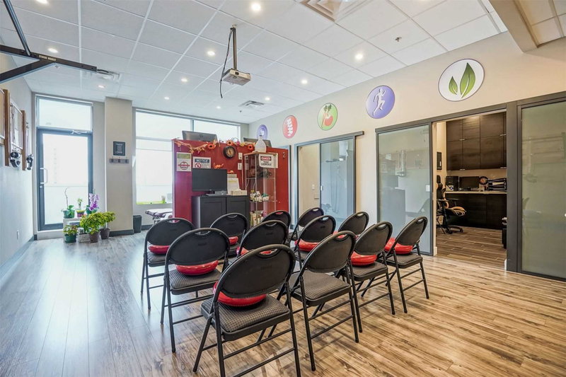 303 - 10376 Yonge St, Richmond Hill, L4C3B8 | Image 2