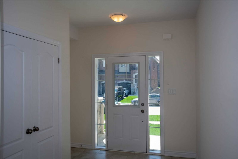 1152 Peelar Cres, Innisfil, L4E 2R3 | Image 3