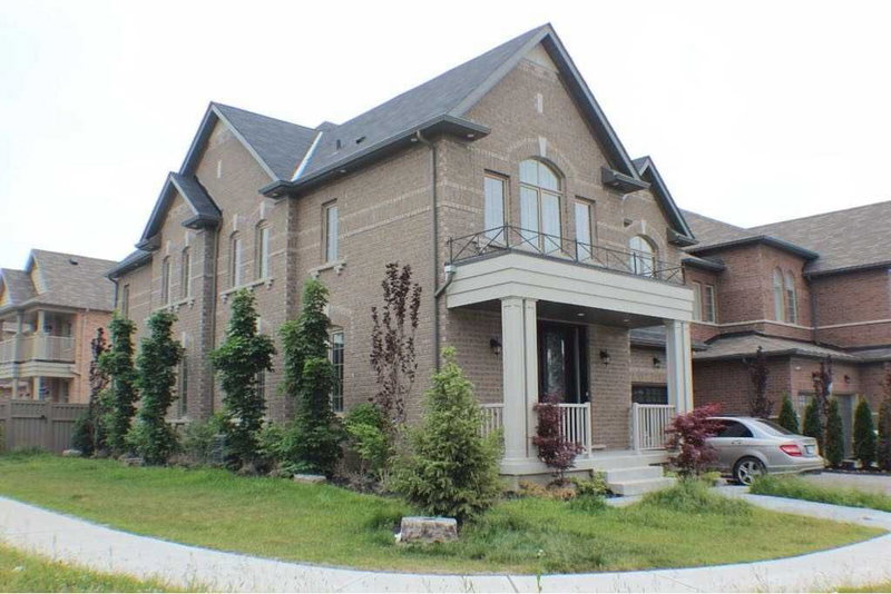 99 Kincardin St, Vaughan, L4H 4H7 | Image 2