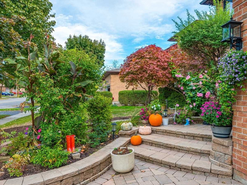 261 Fincham Ave, Markham, L3P4E5 | Image 3