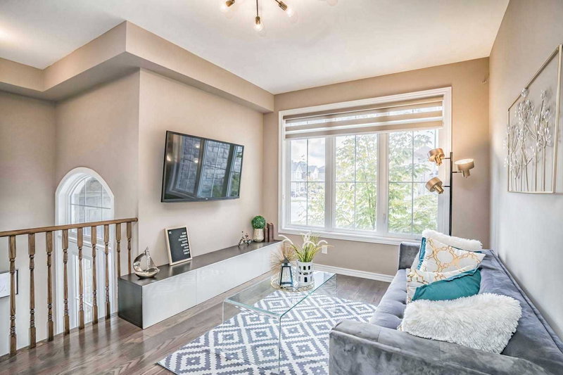 307 Dundas Way, Markham, L6E0S8 | Image 3