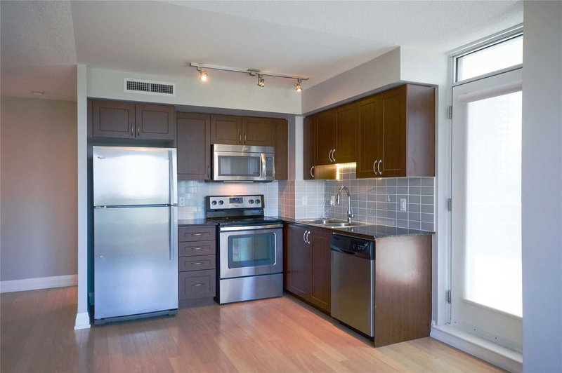 621 - 370 Highway 7 Rd E, Richmond Hill, L4B0C4 | Image 2