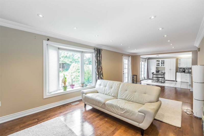 688 Village Pkwy, Markham, L3R2Y5 | Image 3