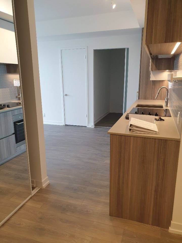 4712 - 5 Buttermill Ave, Vaughan, L4K0K5 | Image 2