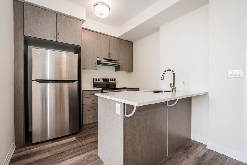 517 - 58 Adam Sellers St, Markham, L6B1M7 | Image 3