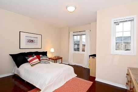 26 Macgregor Ave, Richmond Hill, L4B4S9 | Image 2