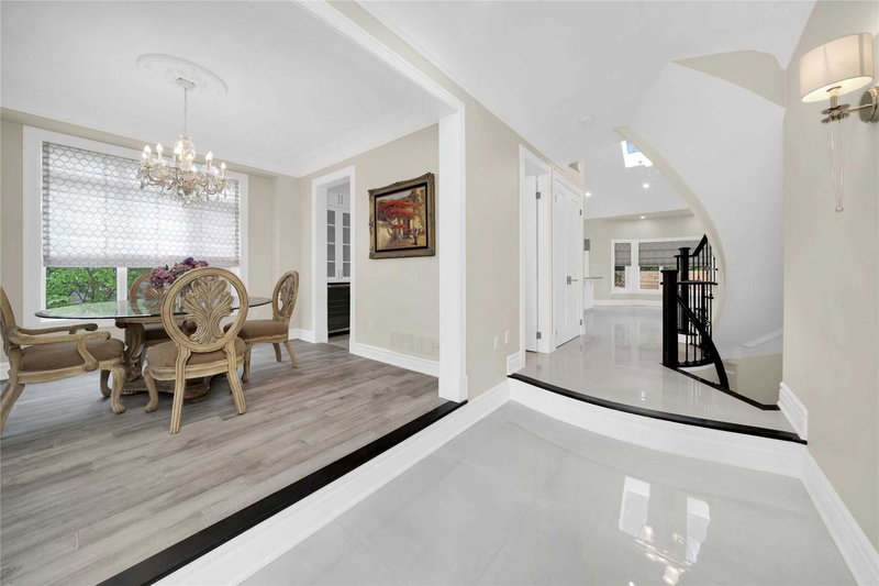 61 Woodland Trail Crt, Vaughan, L4L9H9 | Image 2