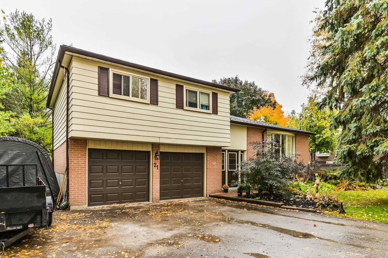 21 Jonathan St, Uxbridge, L9P1B6 | Image 2