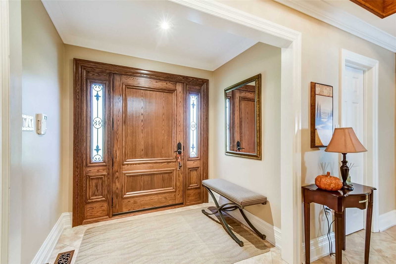 36 Honey Locust Crt, Vaughan, L6A1G2 | Image 3