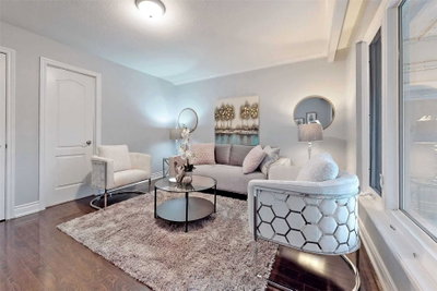 Semi-Detached House sold at 2 Robinson Street, Markham, Ontario, L3P1N4 - Bullock - MLS: N4958369