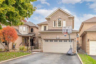 244 Rushbrook Dr, Newmarket - Summerhill Estates image-0-1