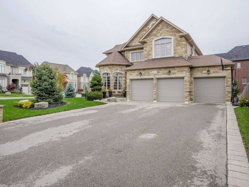 15 Vomano St, Richmond Hill, L4C0T9 | Image 2