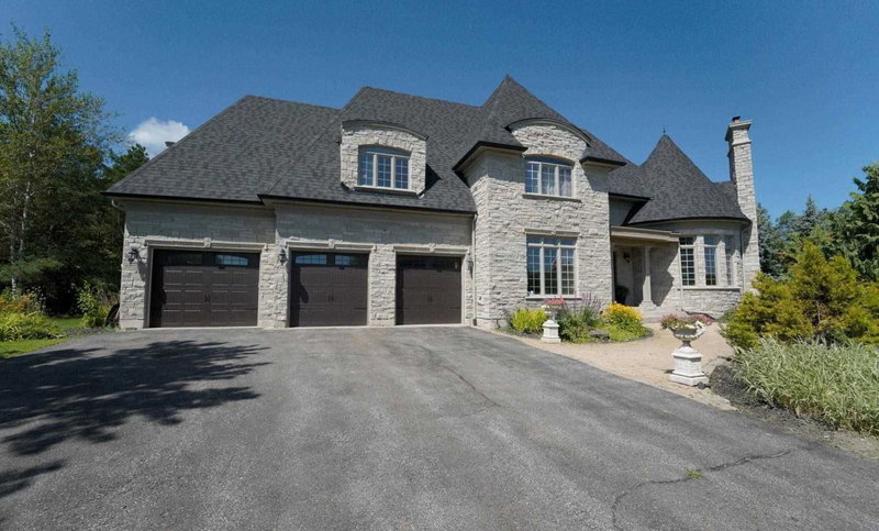 19 Wolf Run Crt, Whitchurch-Stouffville, L3Y4W1 | Image 3