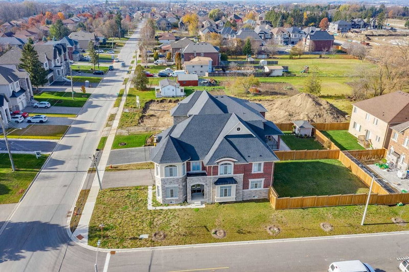 70 Bond Cres, Richmond Hill, L4E3K4 | Image 2