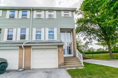 Townhouse sold at 1692 John Street, Markham, Ontario, L3T1Z1 - Bayview Fairway-Bayview Country Club Estates - MLS: N4984422