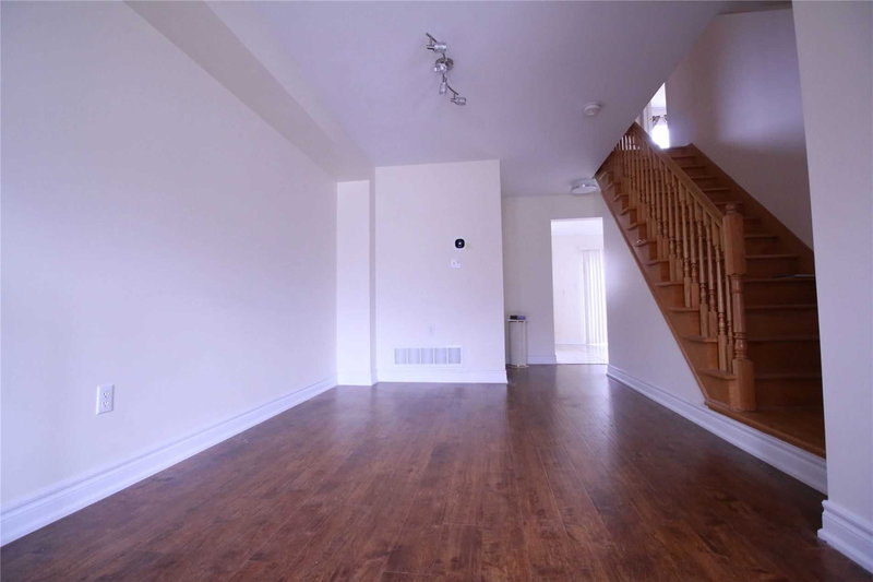 19 Macgregor Ave, Richmond Hill, L4B 4S8 | Image 3