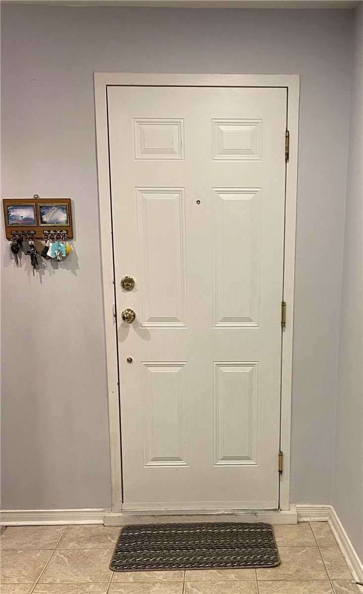 821 - 75 Weldrick Rd E, Richmond Hill, L4C 0H9 | Image 3