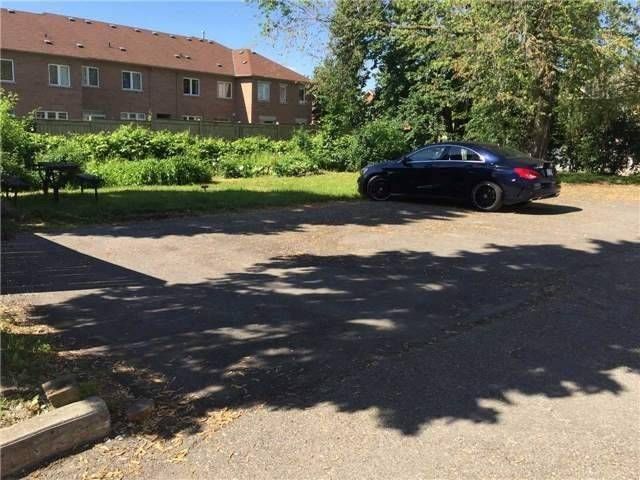 11960 Yonge St, Richmond Hill, L4E3N6 | Image 3