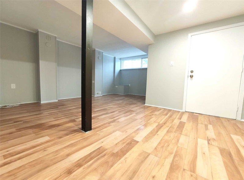 Lower - 126 Sheldon Ave, Newmarket, L3Y2V7 | Image 2