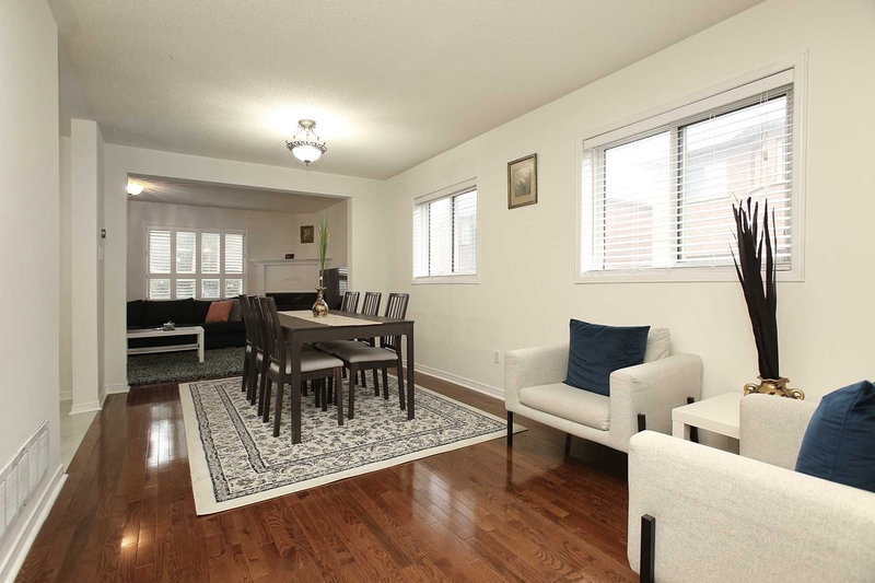 184 Lindenshire Ave, Vaughan, L6A2X4 | Image 3