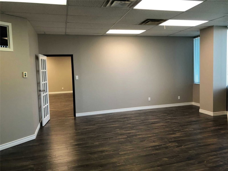 304 - 350 Highway 7 Ave E, Richmond Hill, L4B3N2 | Image 2