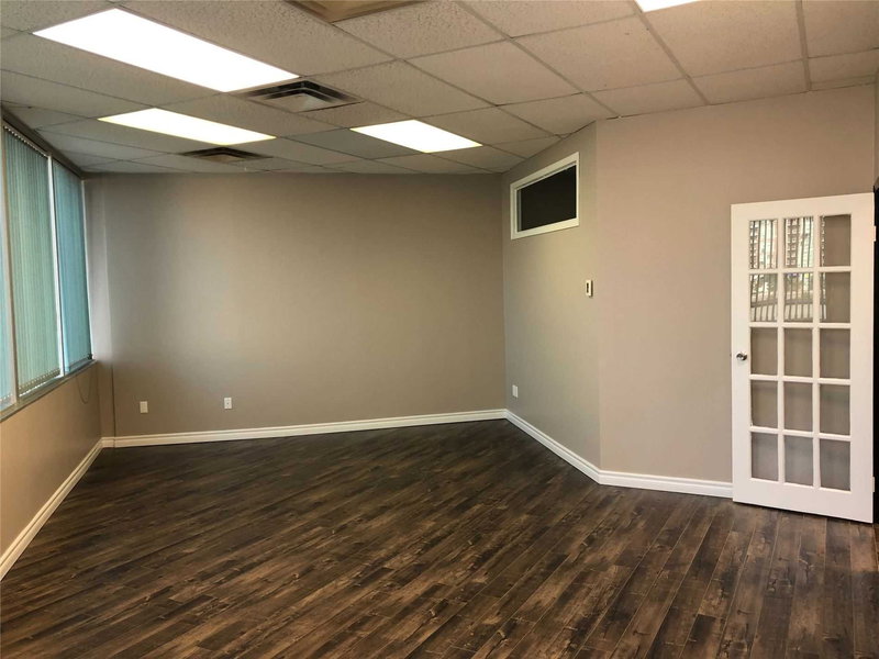 304 - 350 Highway 7 Ave E, Richmond Hill, L4B3N2 | Image 2