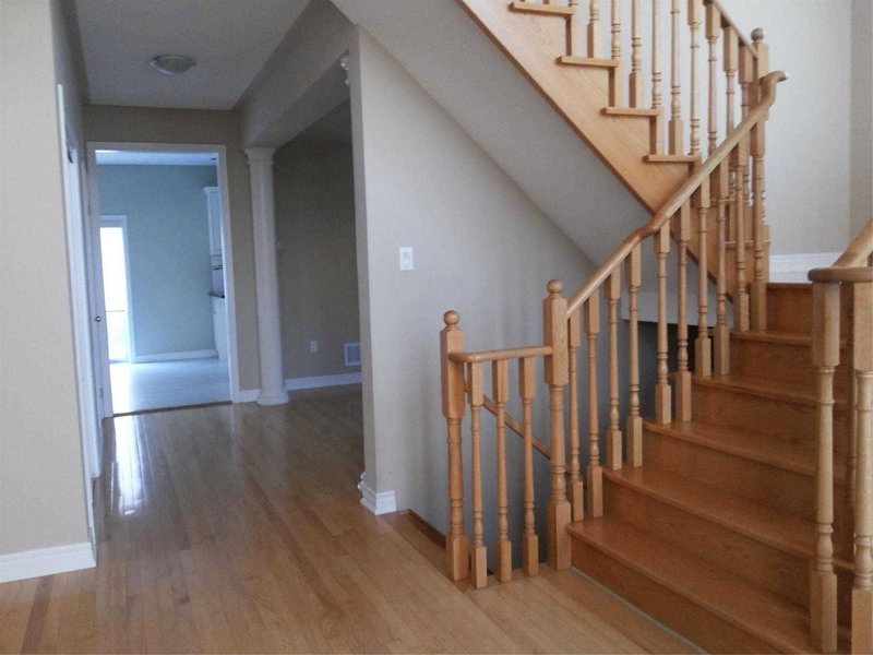 28 Gemini Cres, Richmond Hill, L4S2K6 | Image 2