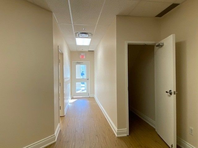 8 - 16945 Leslie St, Newmarket, L3Y 9A2 | Image 2