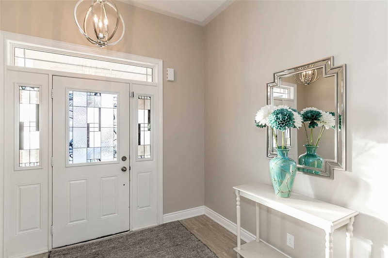 9 Old Field Cres, East Gwillimbury, L9N0A5 | Image 3