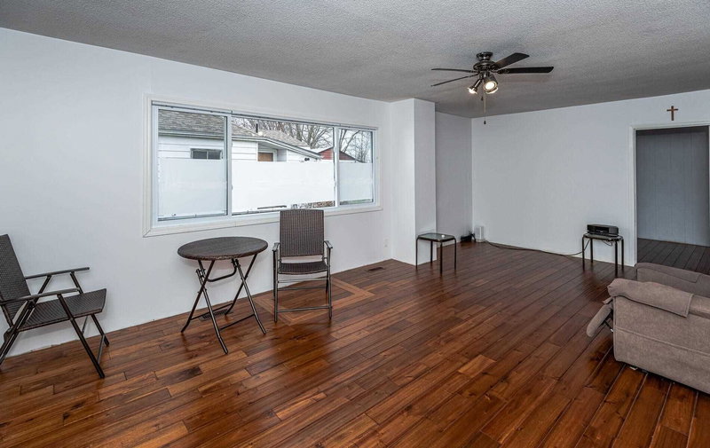 815 Lagoon Dr, Georgina, L0E1S0 | Image 3