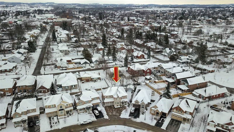 108 Cabin Trail Cres, Whitchurch-Stouffville, L4A0S7 | Image 2