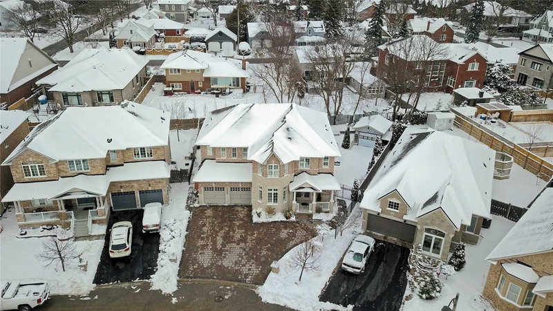 108 Cabin Trail Cres, Whitchurch-Stouffville, L4A0S7 | Image 3