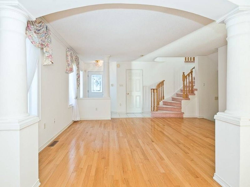 15 Futura Ave, Richmond Hill, L4S1V2 | Image 3