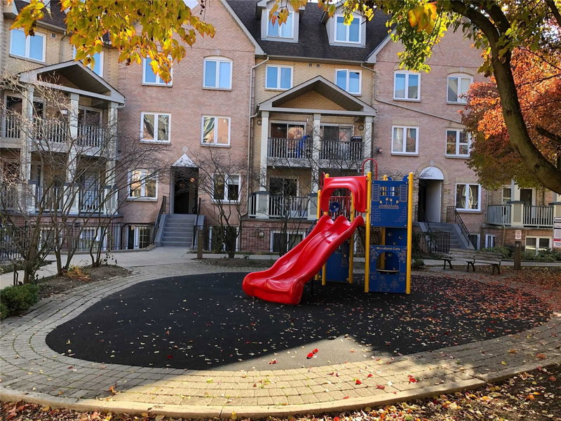 837 - 75 Weldrick Rd E, Richmond Hill, L4C0H9 | Image 2