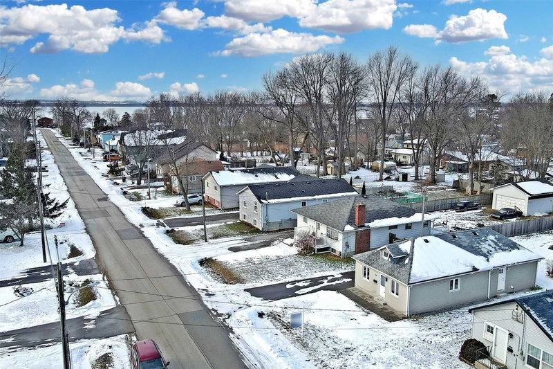 210 Bayview Ave, Georgina, L4P2T2 | Image 2