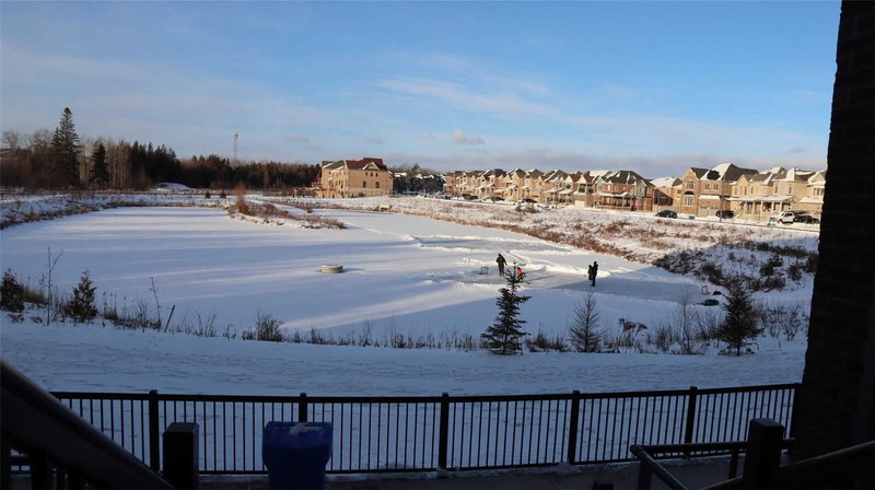 232 - 7 Bellcastle Gate, Whitchurch-Stouffville, L4A 0W5 | Image 2