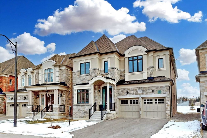 43 Mike Boshevski Crt, Aurora, L4G3G7 | Image 2