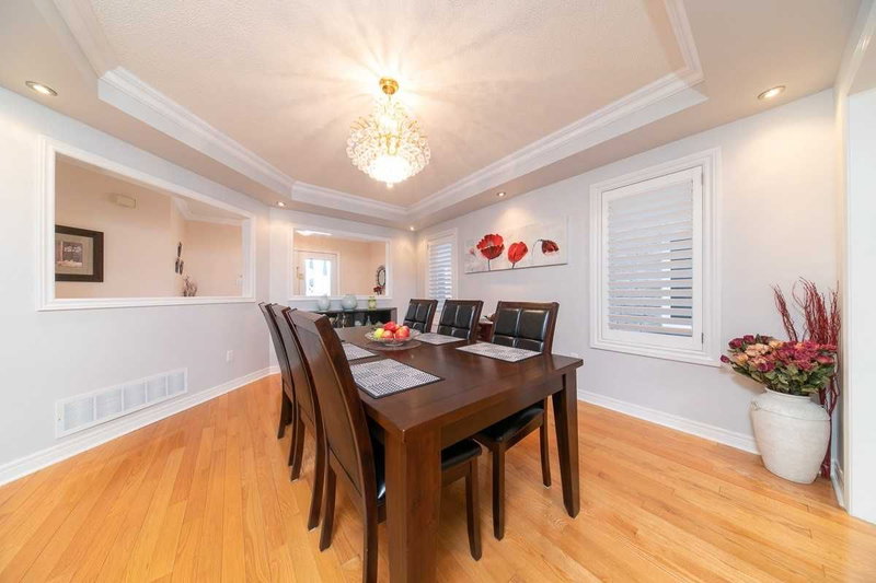 2211 Old Rutherford Rd, Vaughan, L6A1Z7 | Image 3