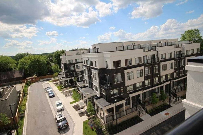 112 - 600 Alex Gardner Circ, Aurora, L4G 3G5 | Image 3