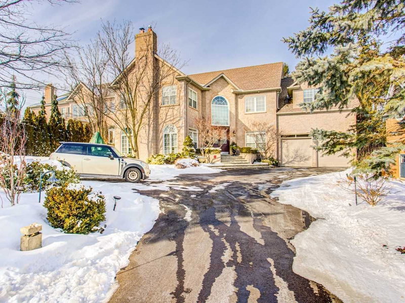 384 Kennedy St W, Aurora, L4G5M6 | Image 2