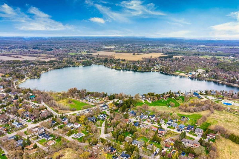 17 Connor Dr, Whitchurch-Stouffville, L4A 7X3 | Image 2