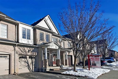 Townhouse sold at 5-320 Ravineview Drive, Vaughan, Ontario, L6A4H1 - Rural Vaughan - MLS: N5112156