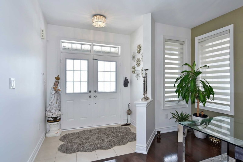 102 Mactier Dr, Vaughan, L4H4L3 | Image 3