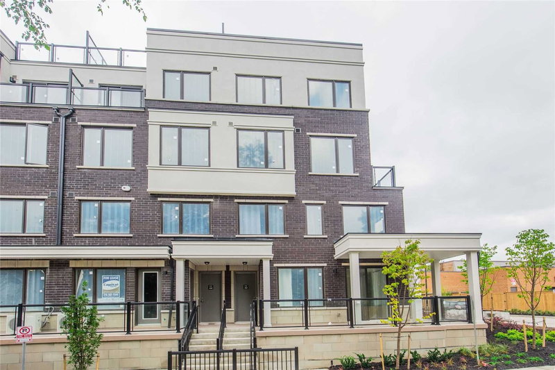 42 - 300 Alex Gardner Circ, Aurora, L4G3G5 | Image 2