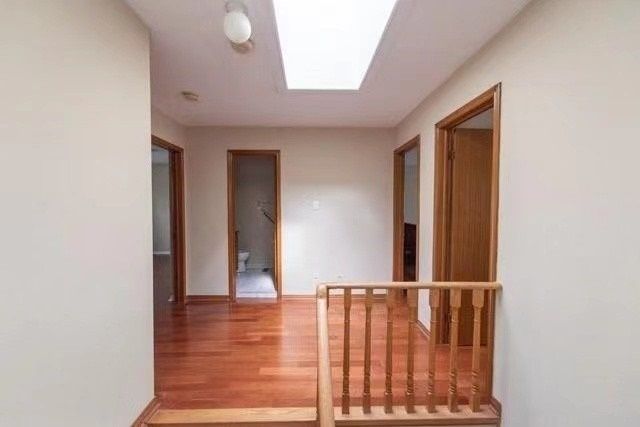 6 Simsbury Crt, Markham, L3R 3G7 | Image 3