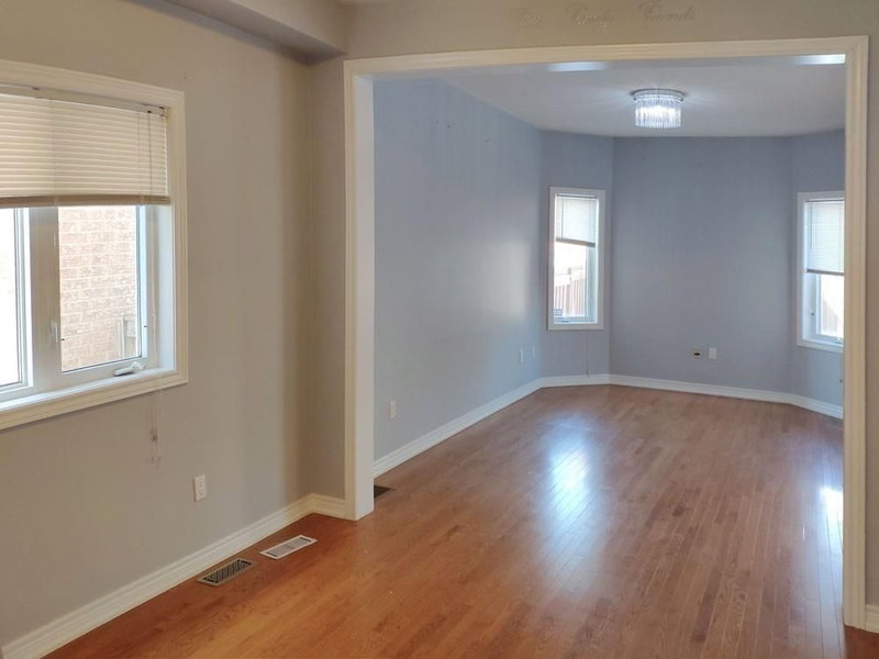 40 Ozner Cres, Vaughan, L4H0E1 | Image 3