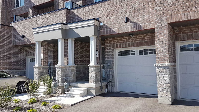 340 Clay Stones St, Newmarket, L3X0M1 | Image 2