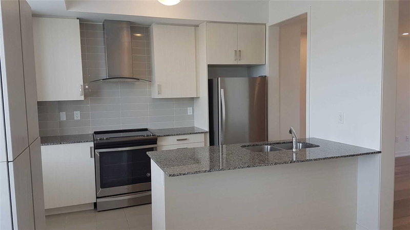 340 Clay Stones St, Newmarket, L3X0M1 | Image 3